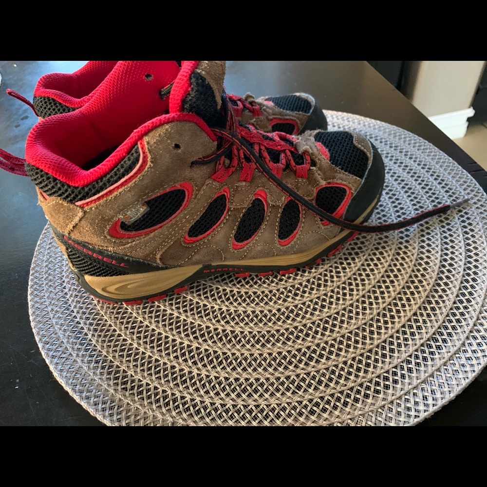 Merrell boy’s youth 4.5 boots